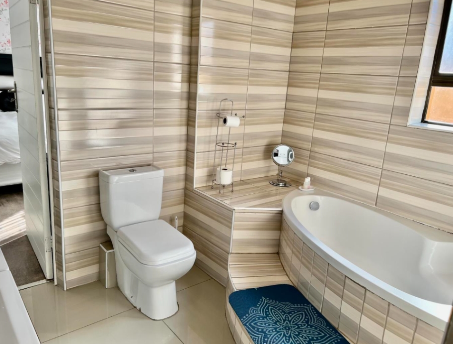 4 Bedroom Property for Sale in Leloko Lifestyle Estate North West